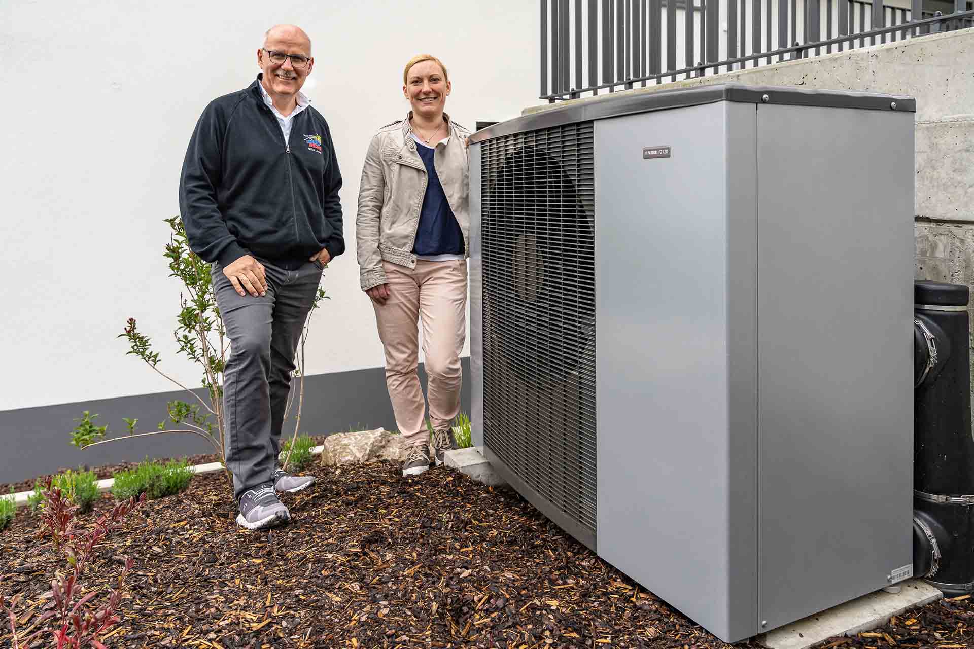 Luft/Wasser-Wärmepumpe NIBE F2120