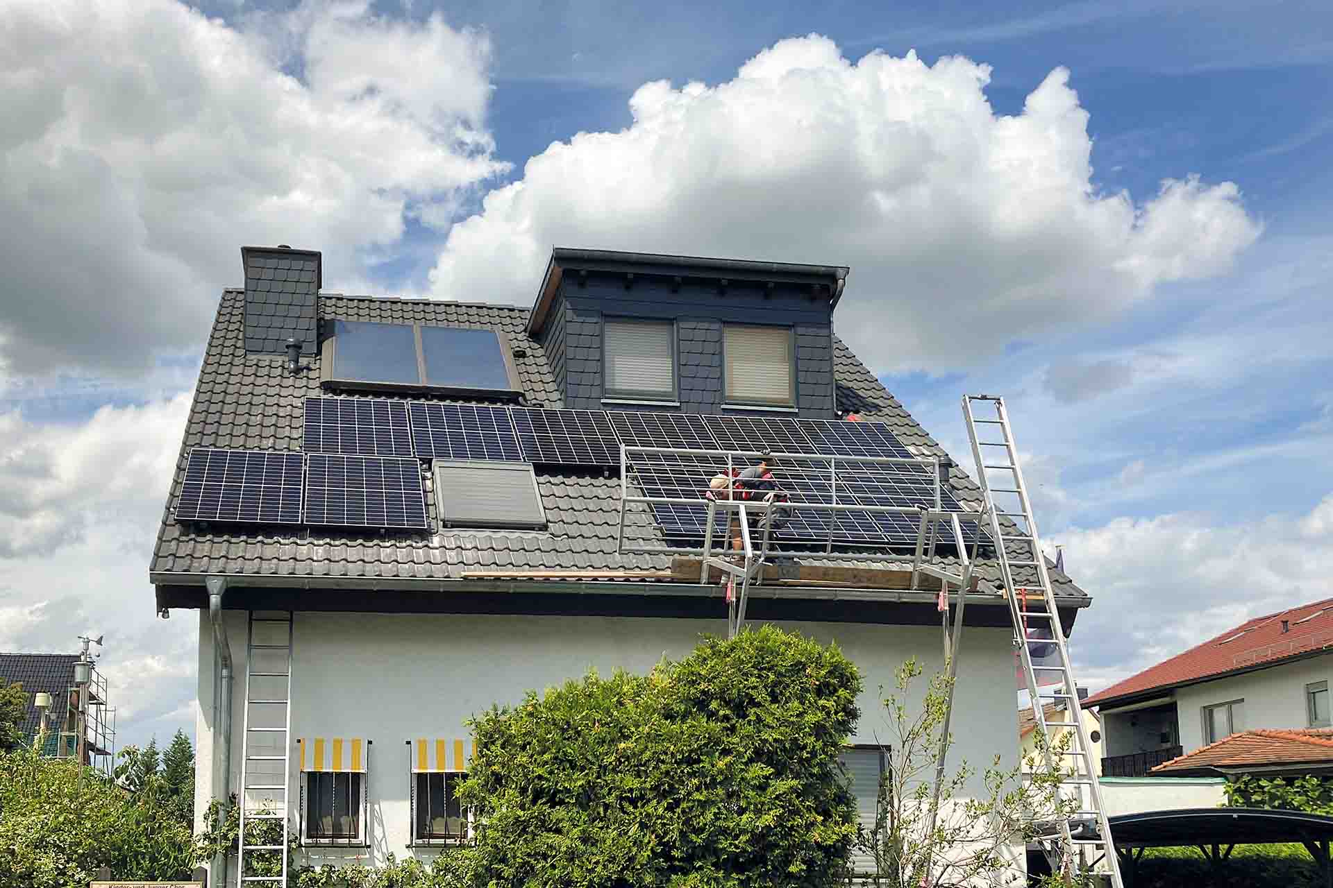 Solarthermie und Photovoltaik auf dem Dach bei Buhls