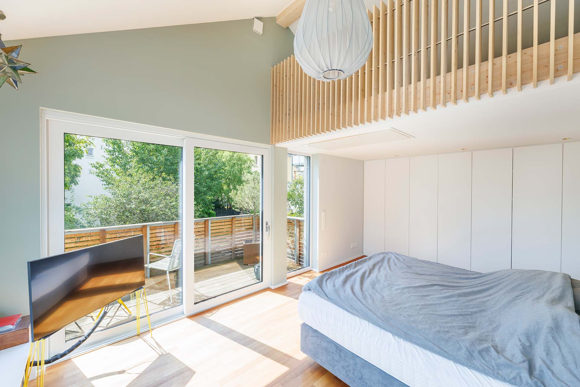 Schlafzimmer mit Balkon