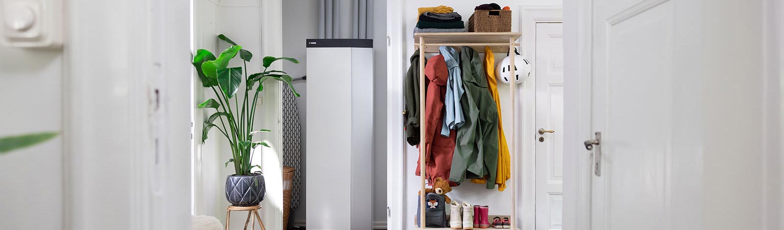 Die NIBE Wärmepumpe S1255 integriert sich perfekt auch im Wohnraum