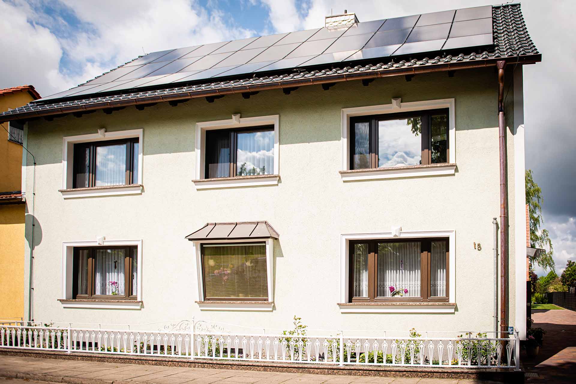 Haus von Stoof mit PV-Anlage