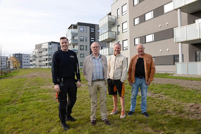 Fra venstre: Stian Aase, Arne Husby og Jan Fossum uten sameiet Sole Allé 81 til 87