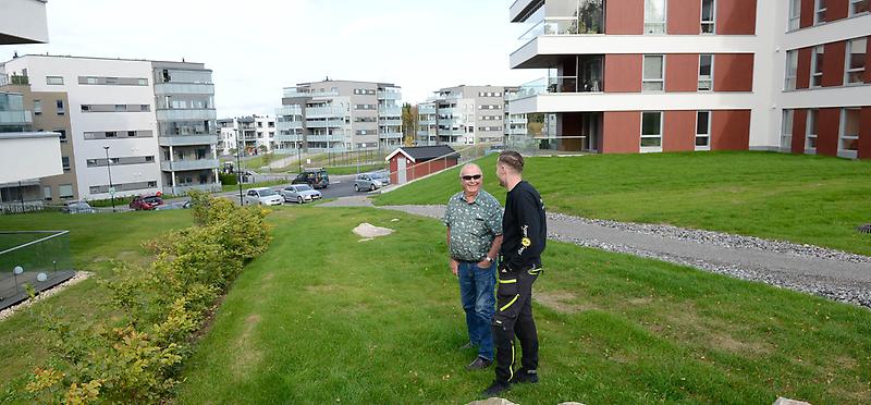 Hans Pedersen og Jovan Japundzic utenfor Sole Allé 63