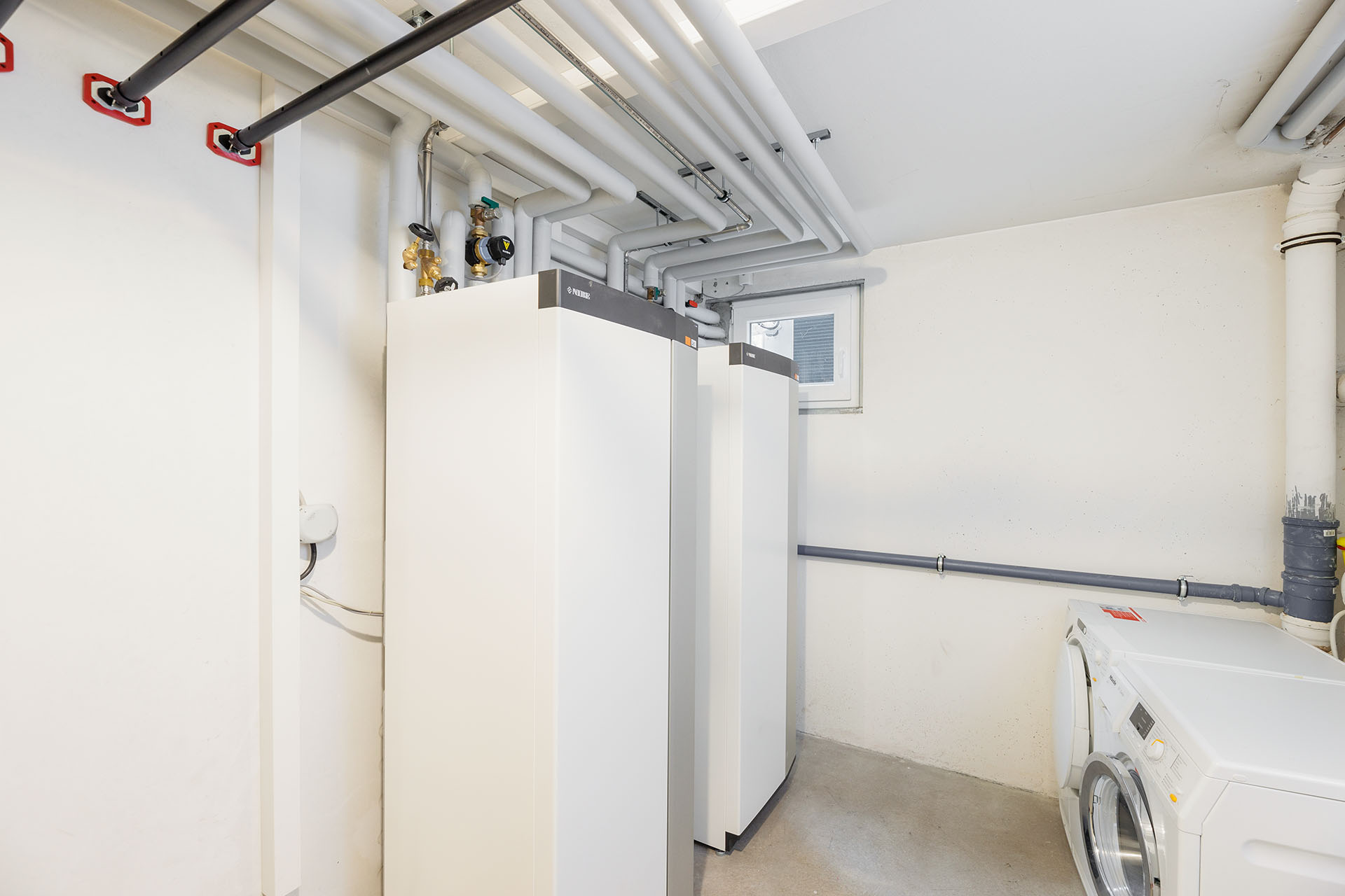 NIBE Inneneinheiten VVM S320 im Technikraum
