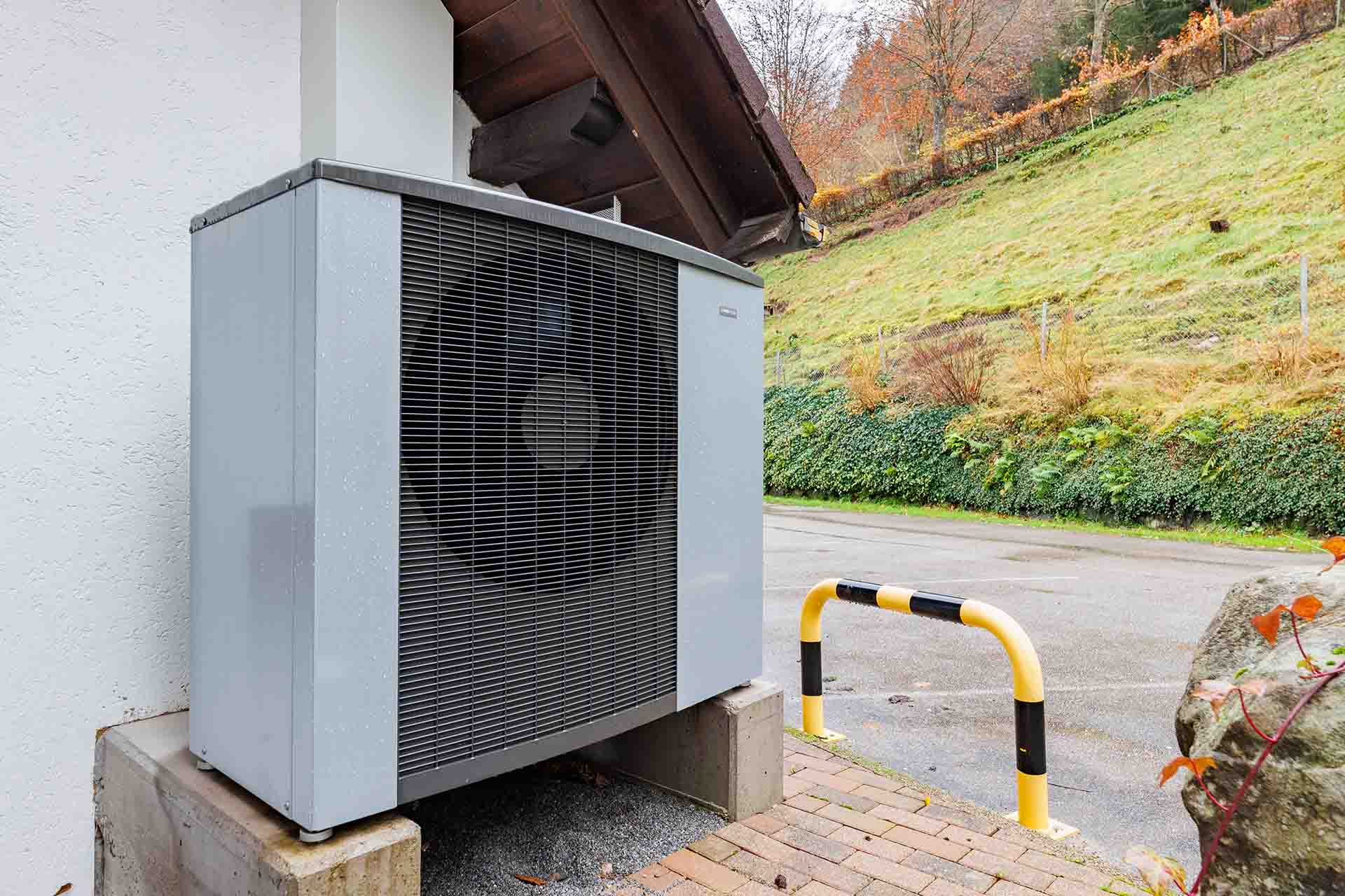 Luft/Wasser-Wärmepumpe NIBE F2120-20 in Bad Rippoldsau-Schapbach