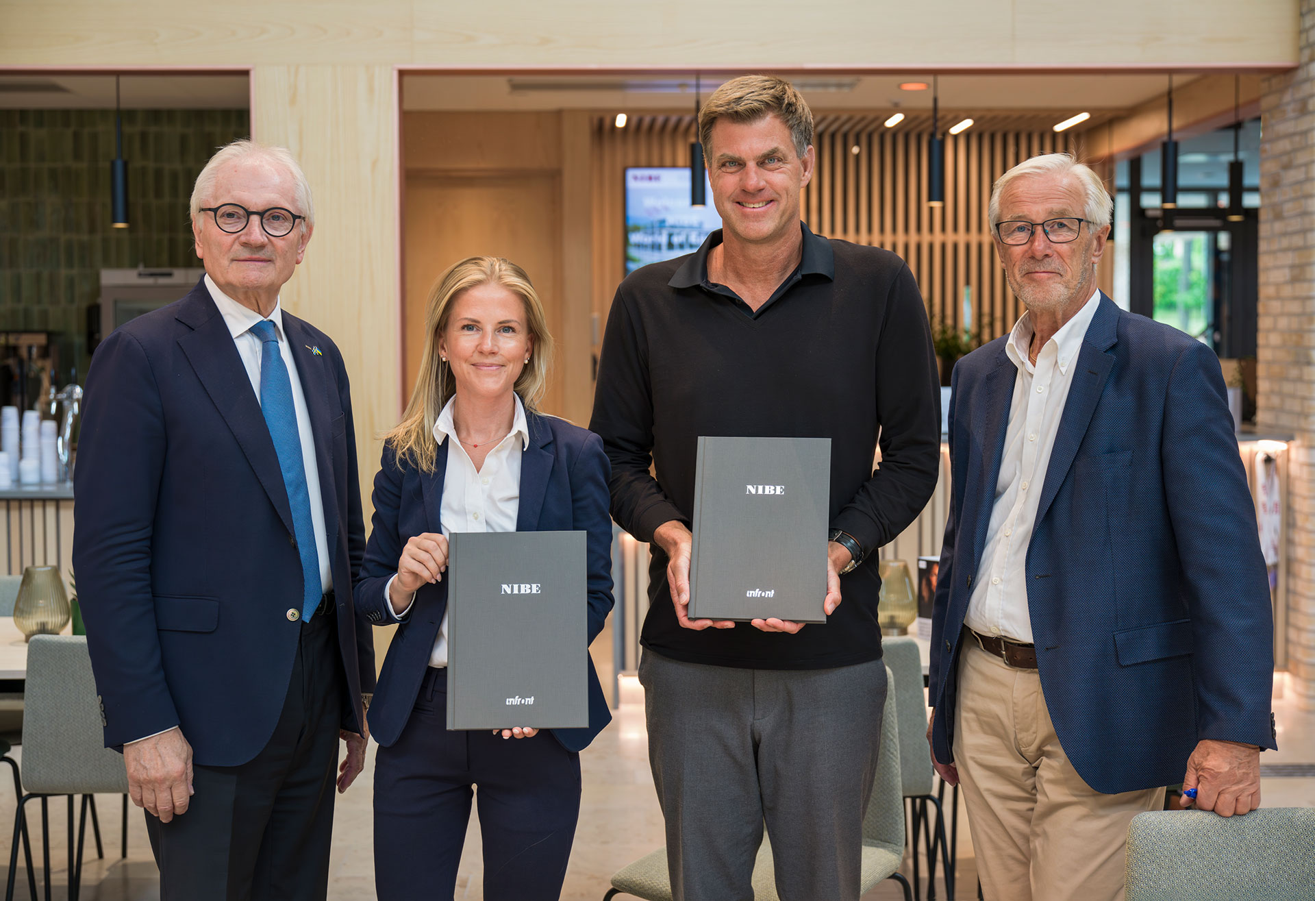 Maria Hägg and Gerteric Lindqvist at the NIBE–IBU partnership signing.