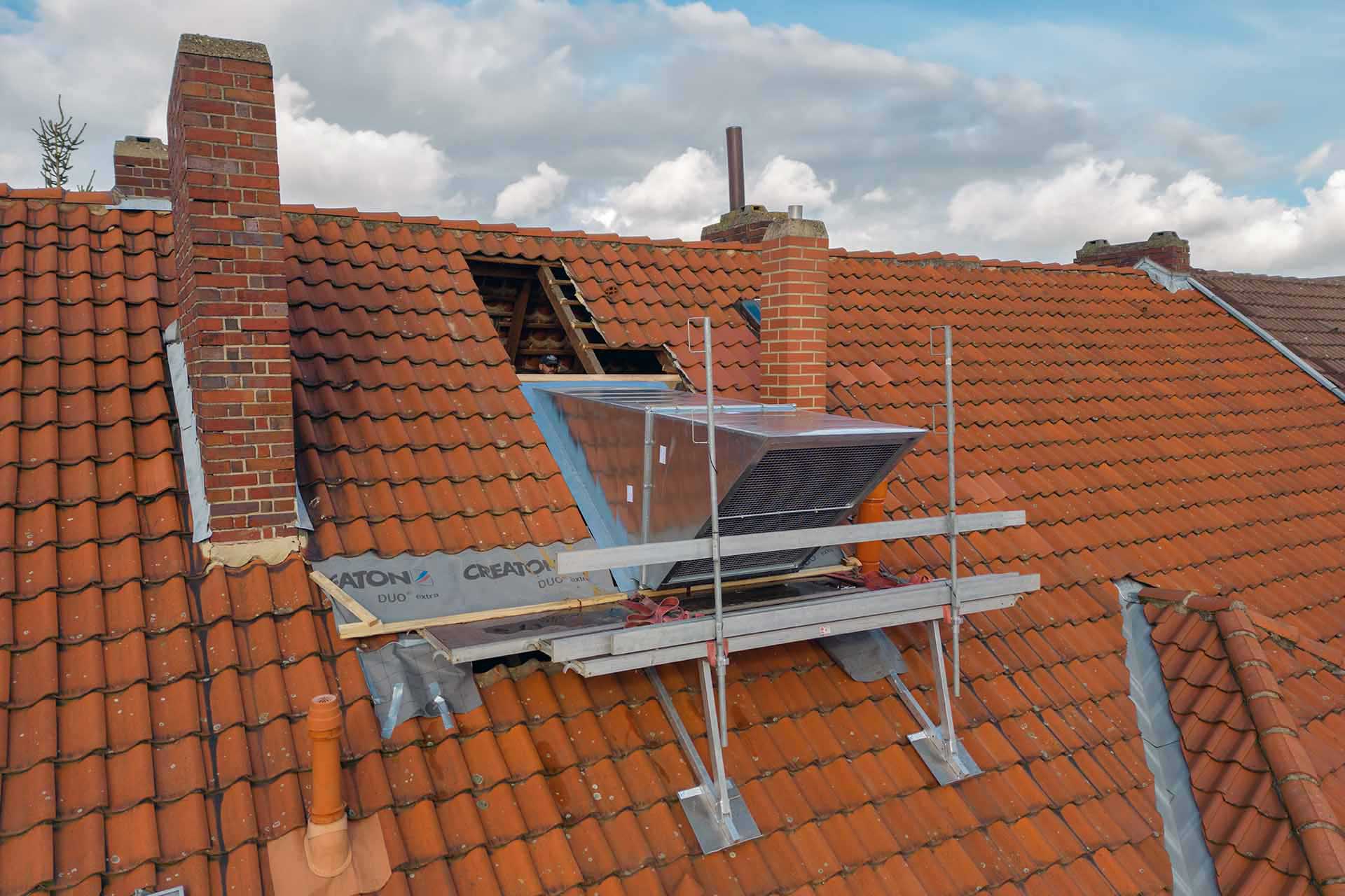 Lüftungskanal wird montiert