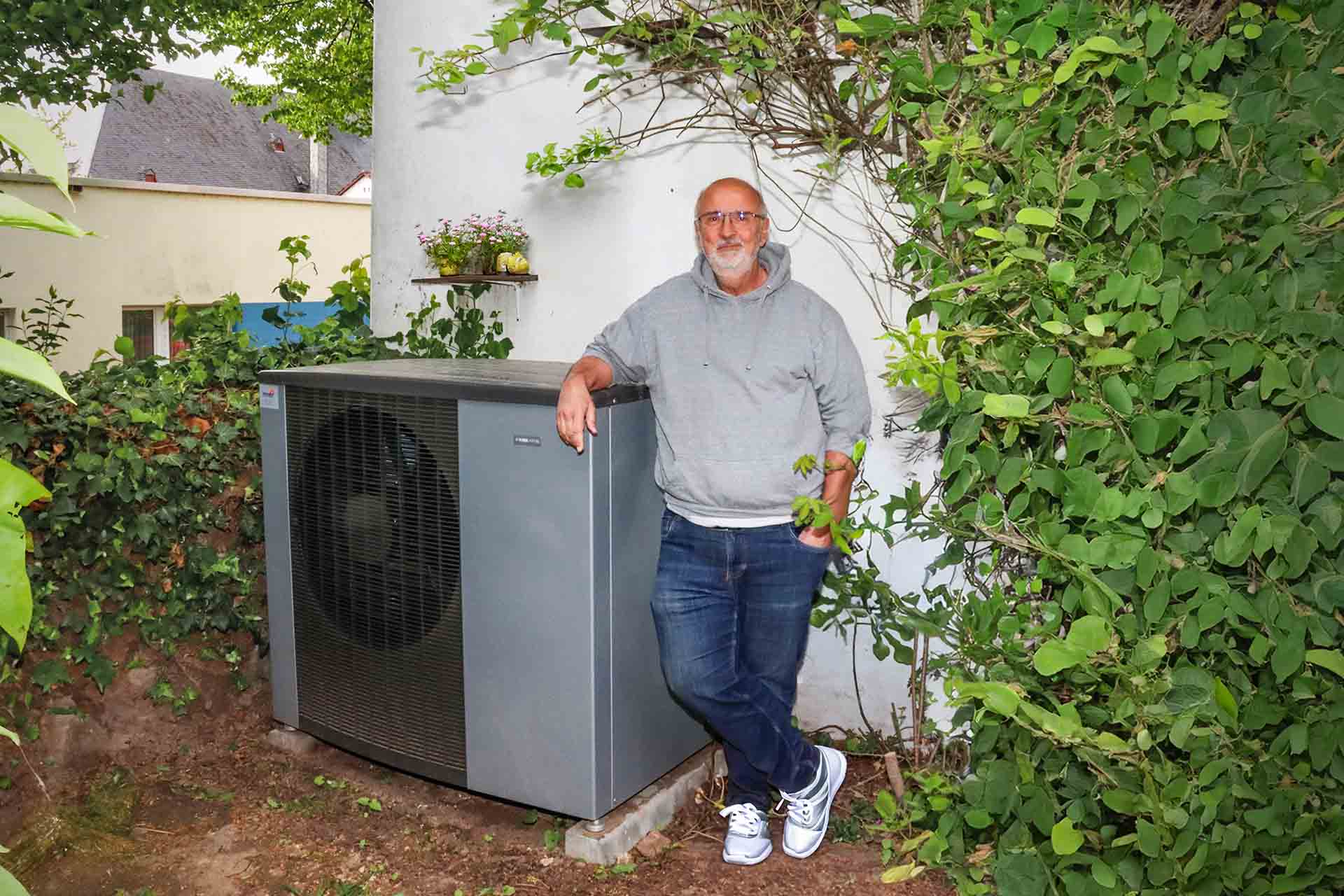 Herr Luchmann und die Außeneinheit NIBE F2120