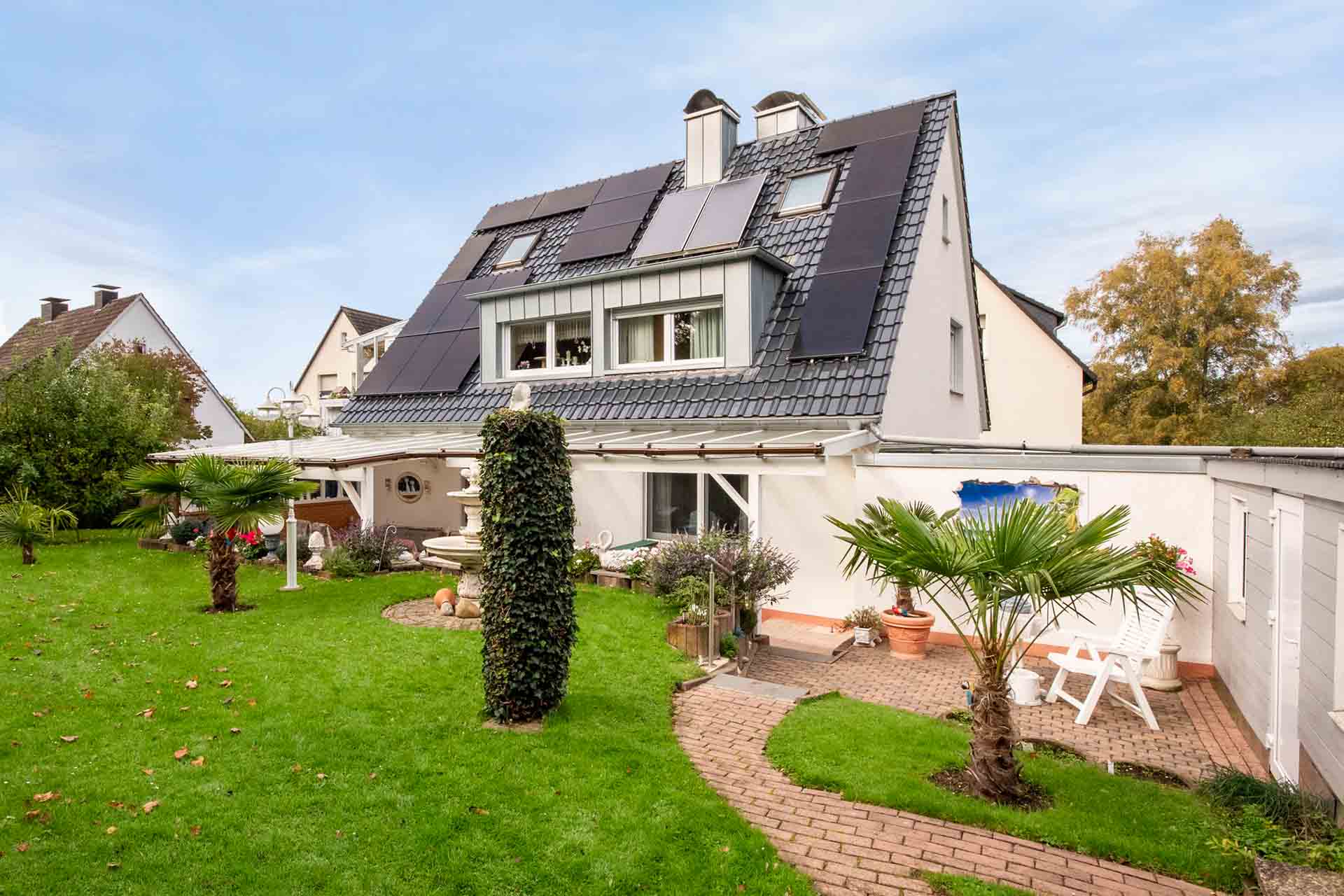 Zweifamilienhaus PV und Solarthermie