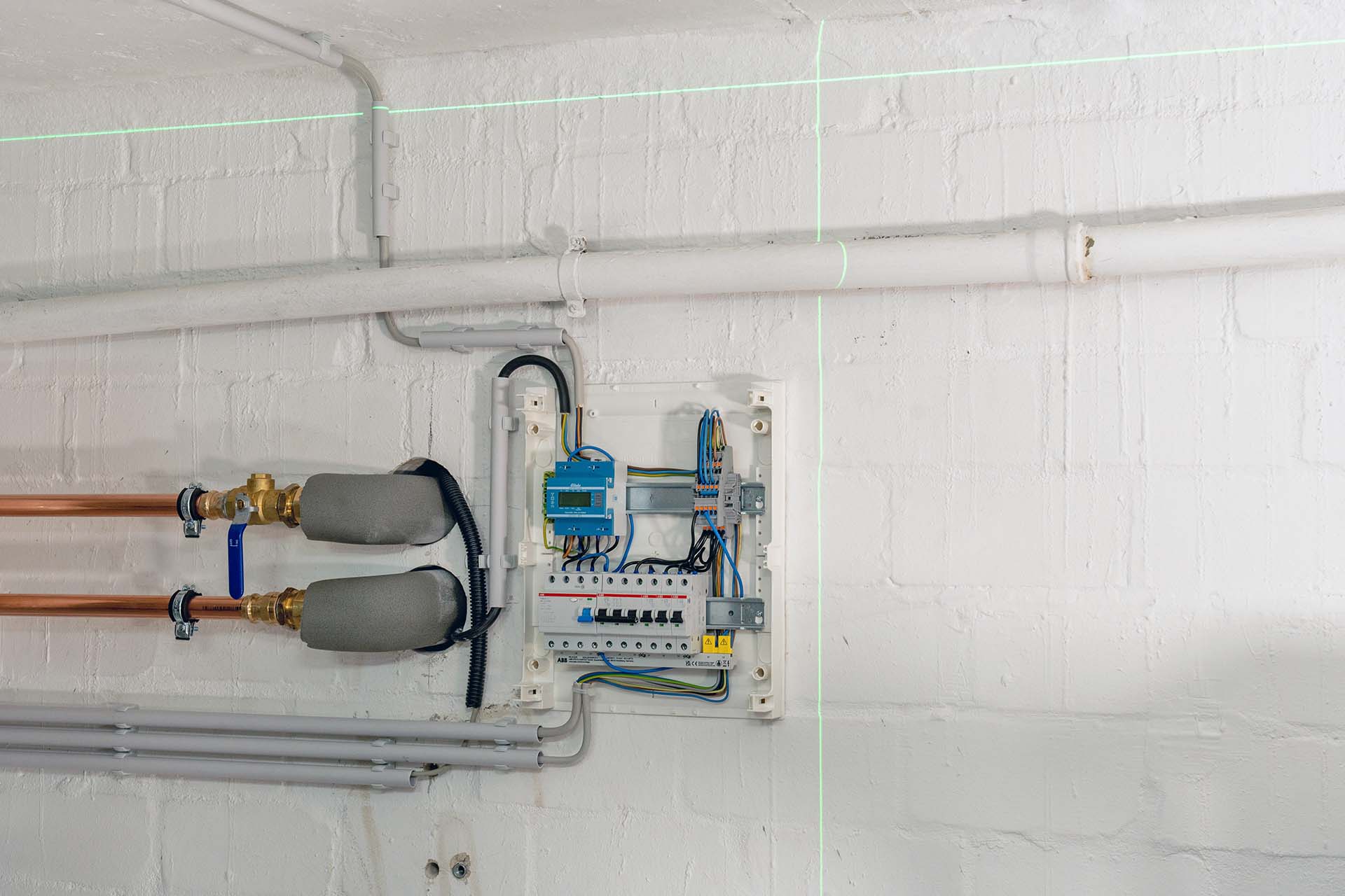 Hydraulischer und elektrischer Anschluss