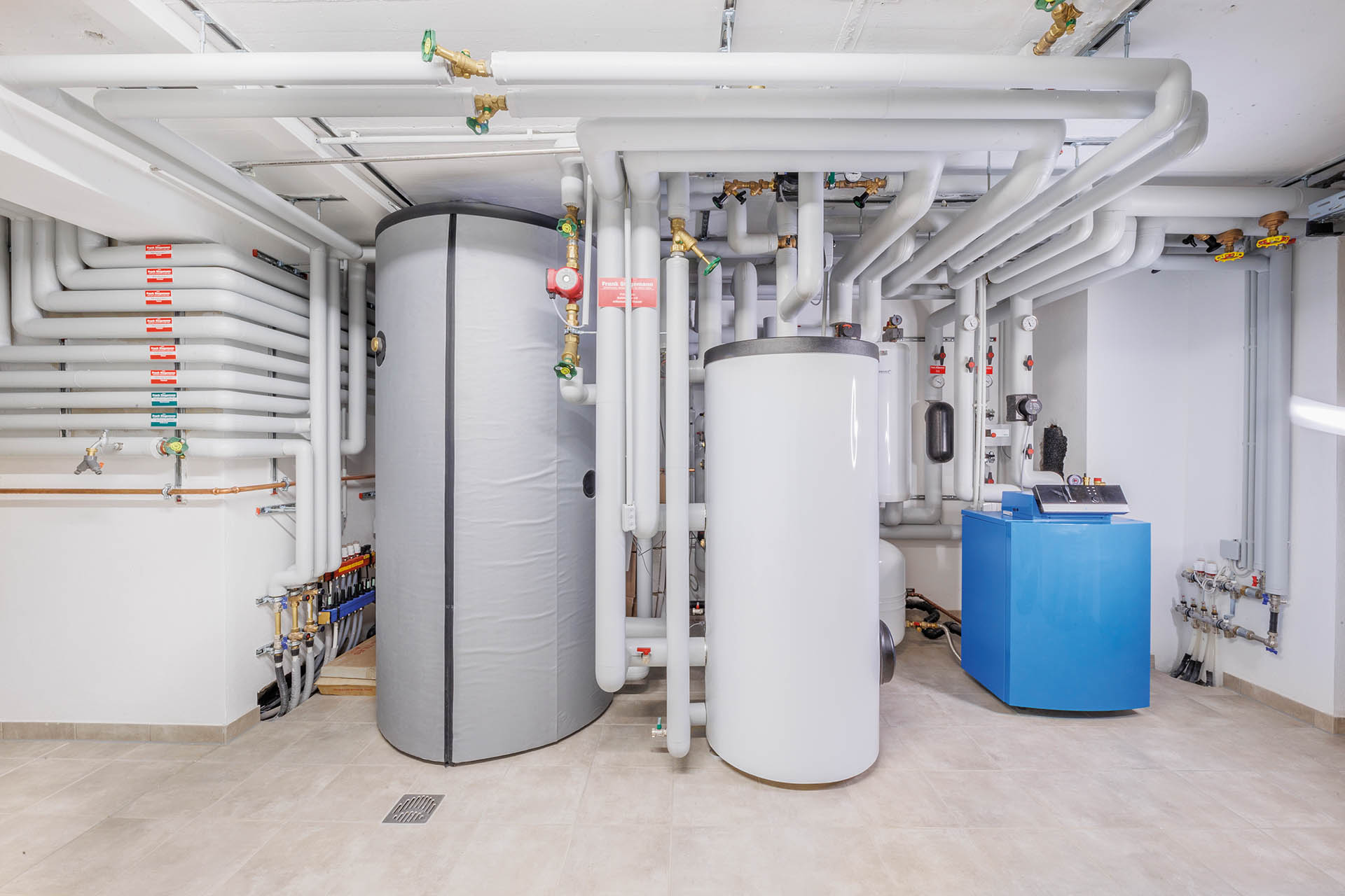 Anlagentechnik im Heizungsraum