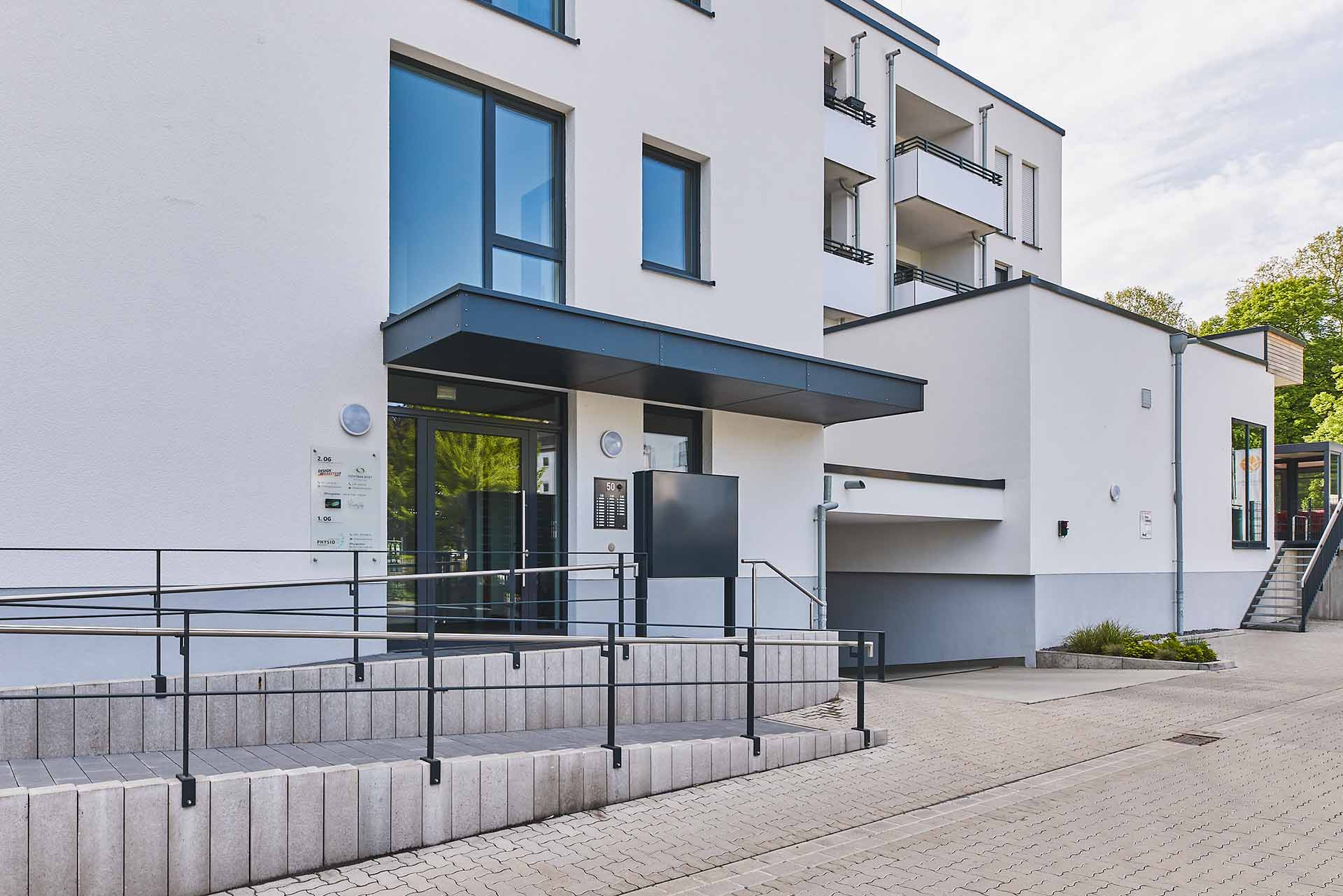 Eingang des Mehrfamilienhauses in Koblenz
