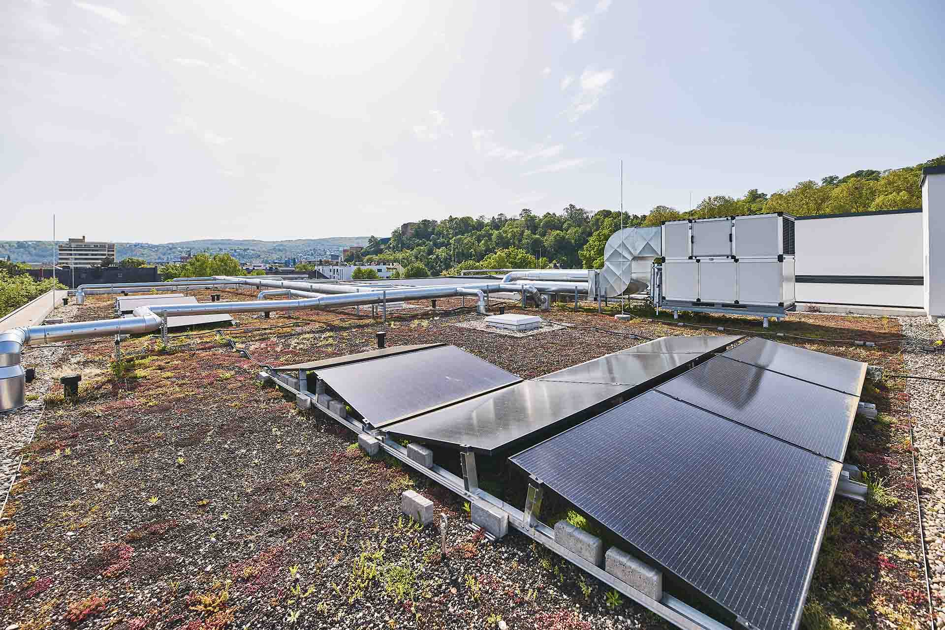 Solaranlage auf einem Flachdach