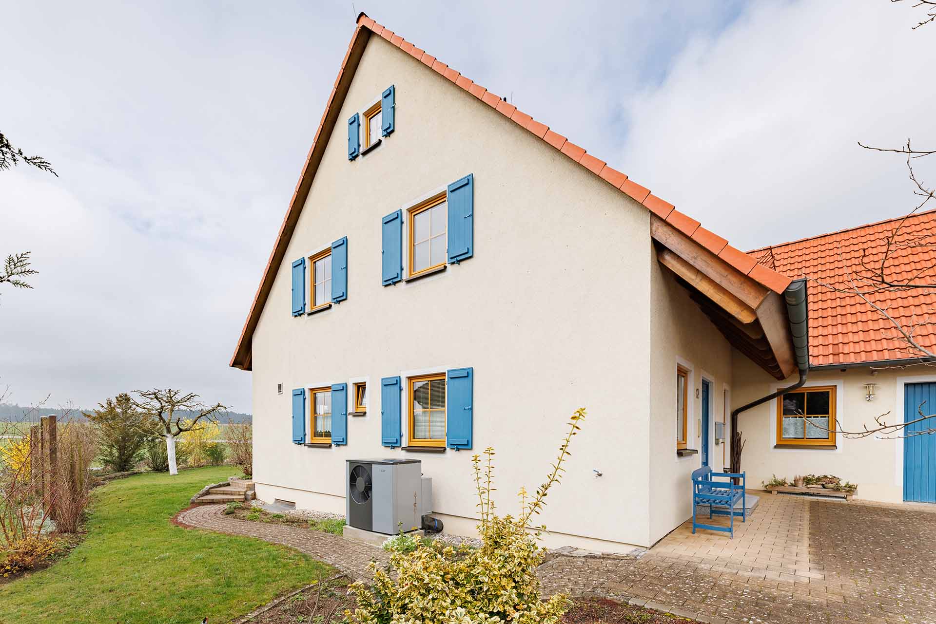 Giebelseite des Hauses Frickinger