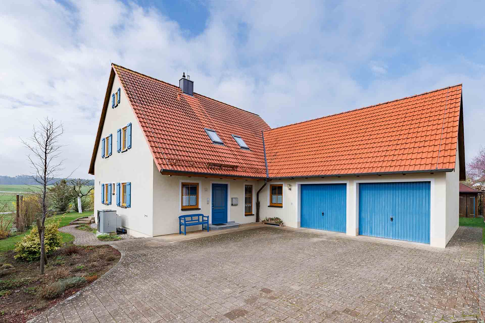 Auffahrt von Ehepaar Frickinger